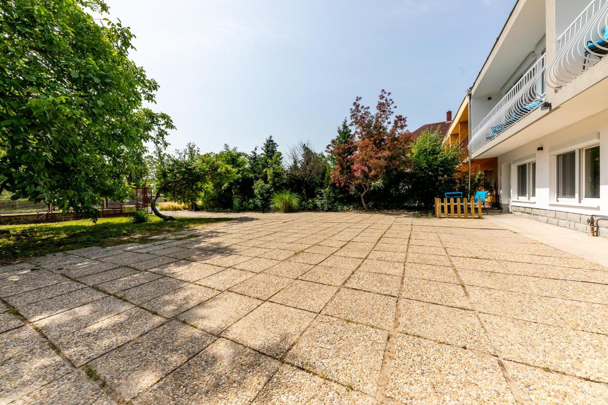 Balaton Wave Apartments Balatonalmádi Exteriör bild
